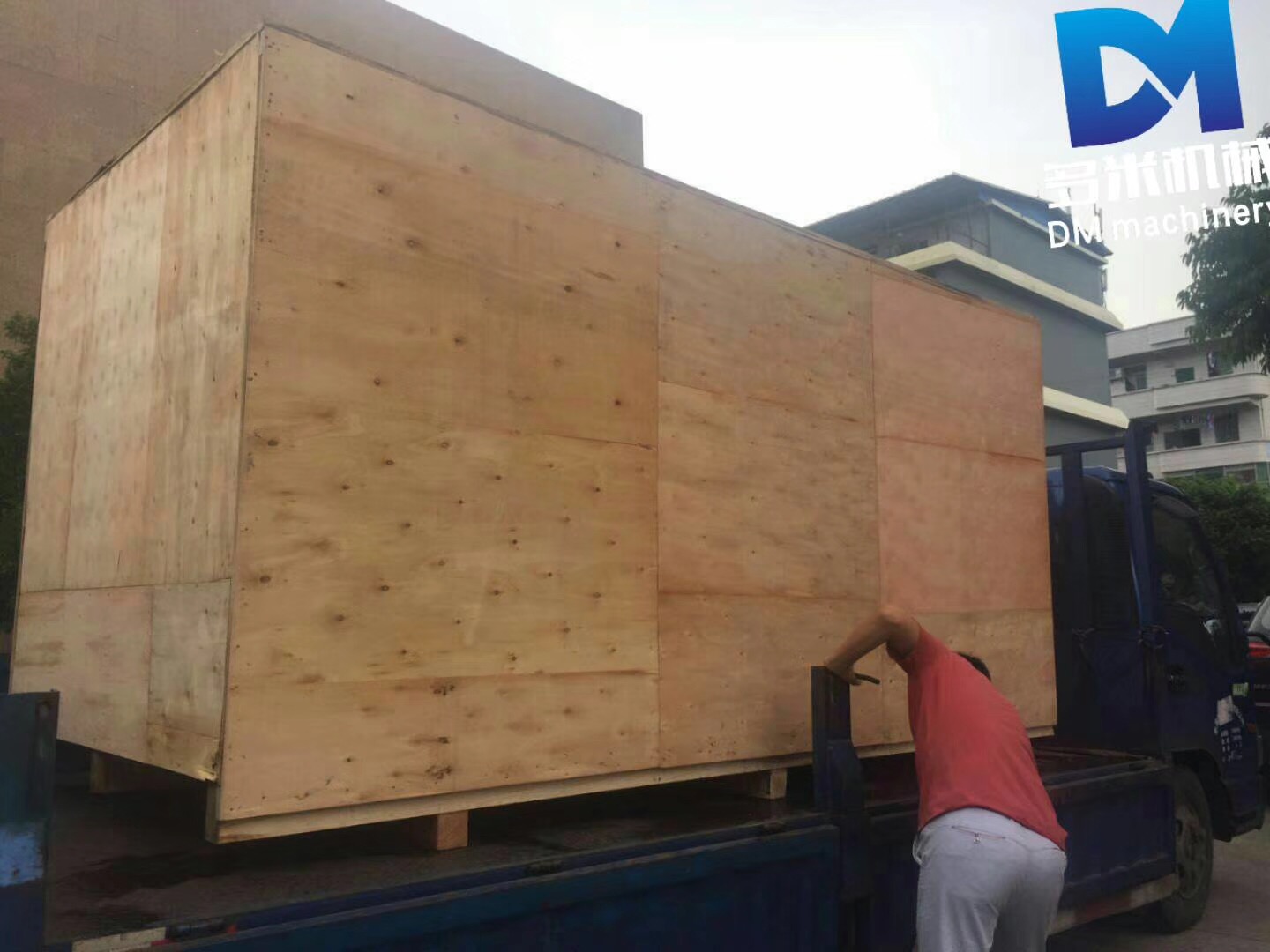 多米三頭自動鉆孔機出貨云南！