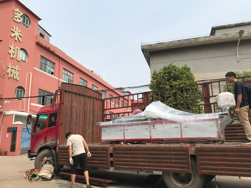 家具方管熱熔機床，專車發往山海